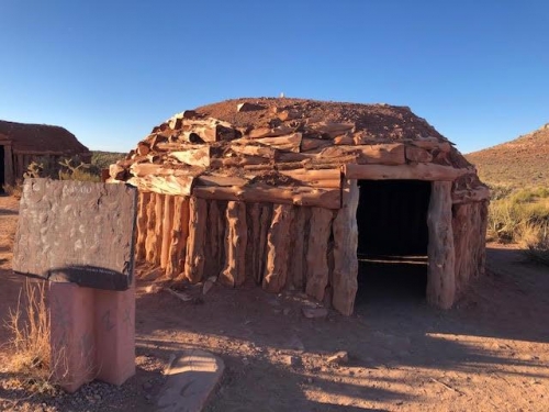 Navajo round house design with wood