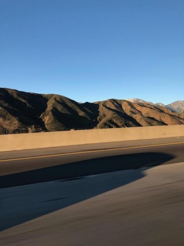 approaching th ecanyon roadside view