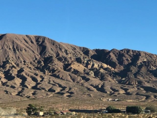 mountains showing habitation points