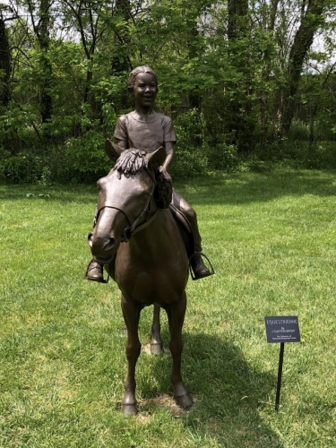 Equiestrian garden sculpture