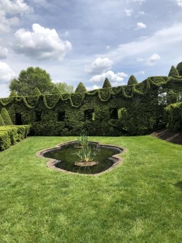 Portico garden